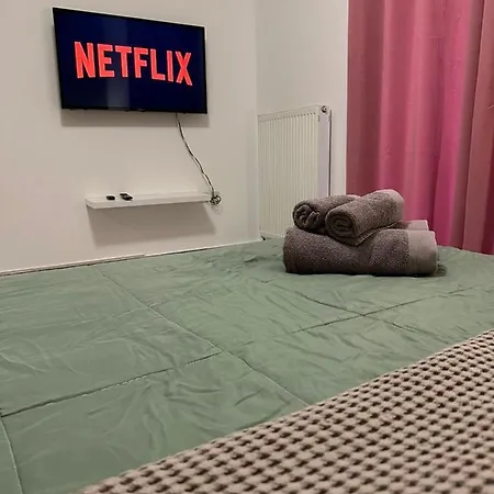Theo Isimeriahomz Apartman